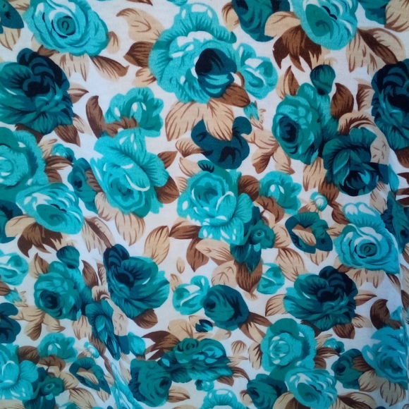 Green Roses - Picture 3 of 8